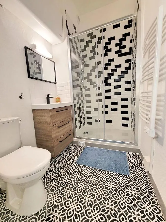 21M With Wifi In The Center And Near The Beach 방돌 아파트
